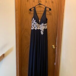 Elegant Navy Blue Evening Gown with Silver Embroidery